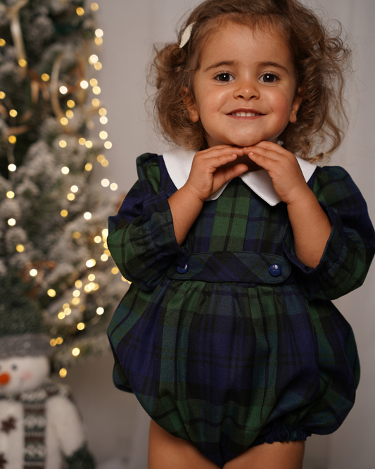 Fofo de tartan com folha branca