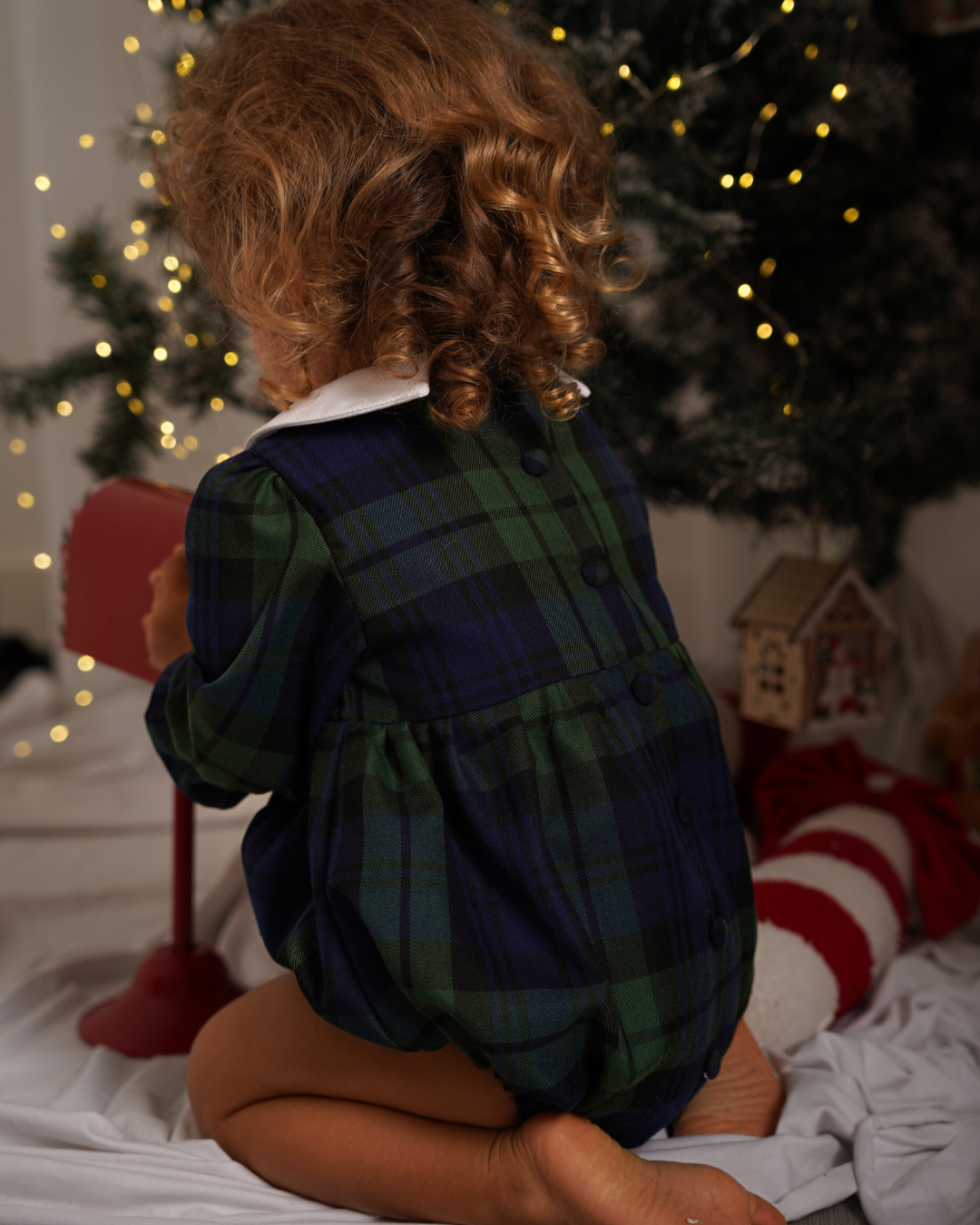 Fofo de tartan com folha branca