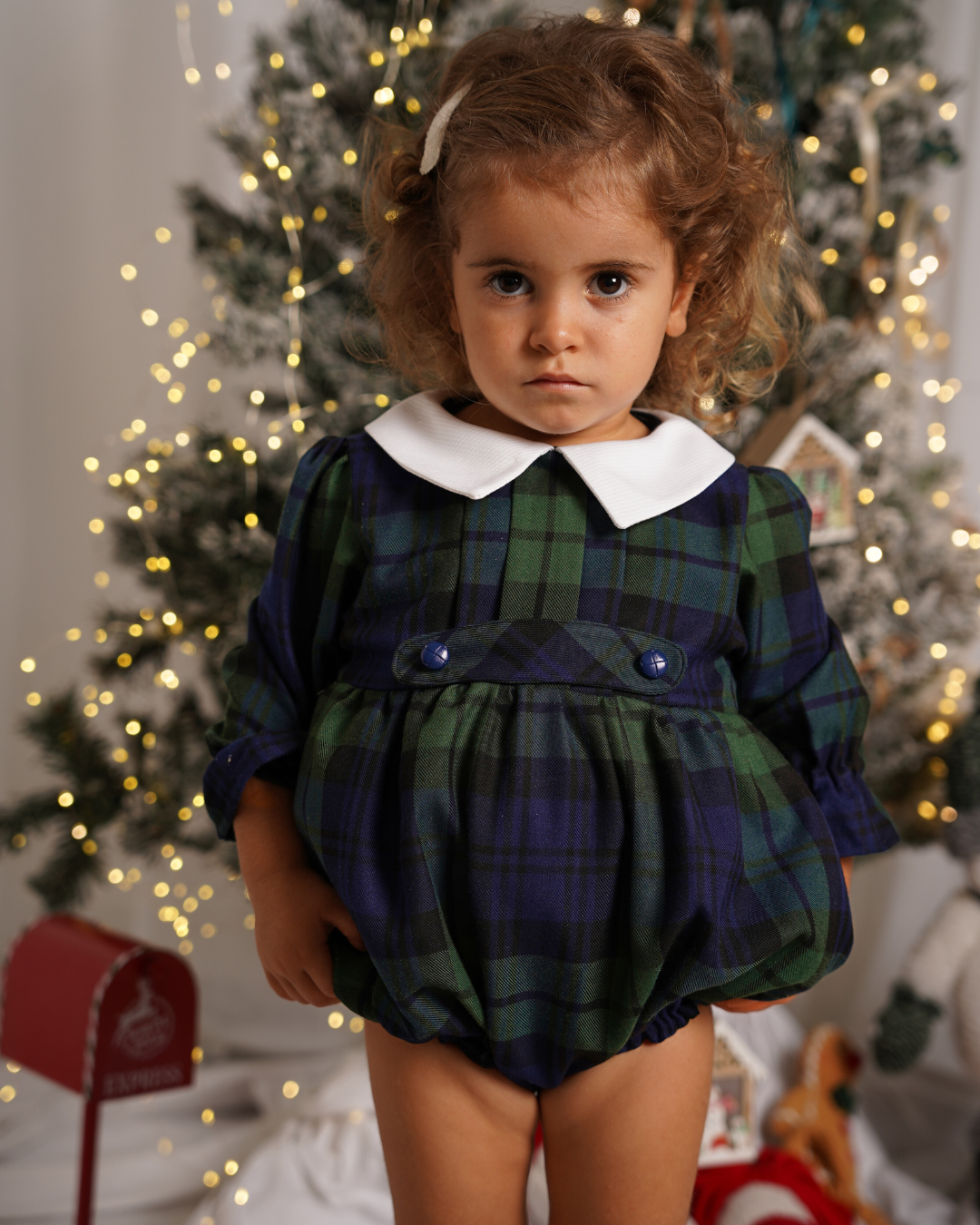 Fofo de tartan com folha branca