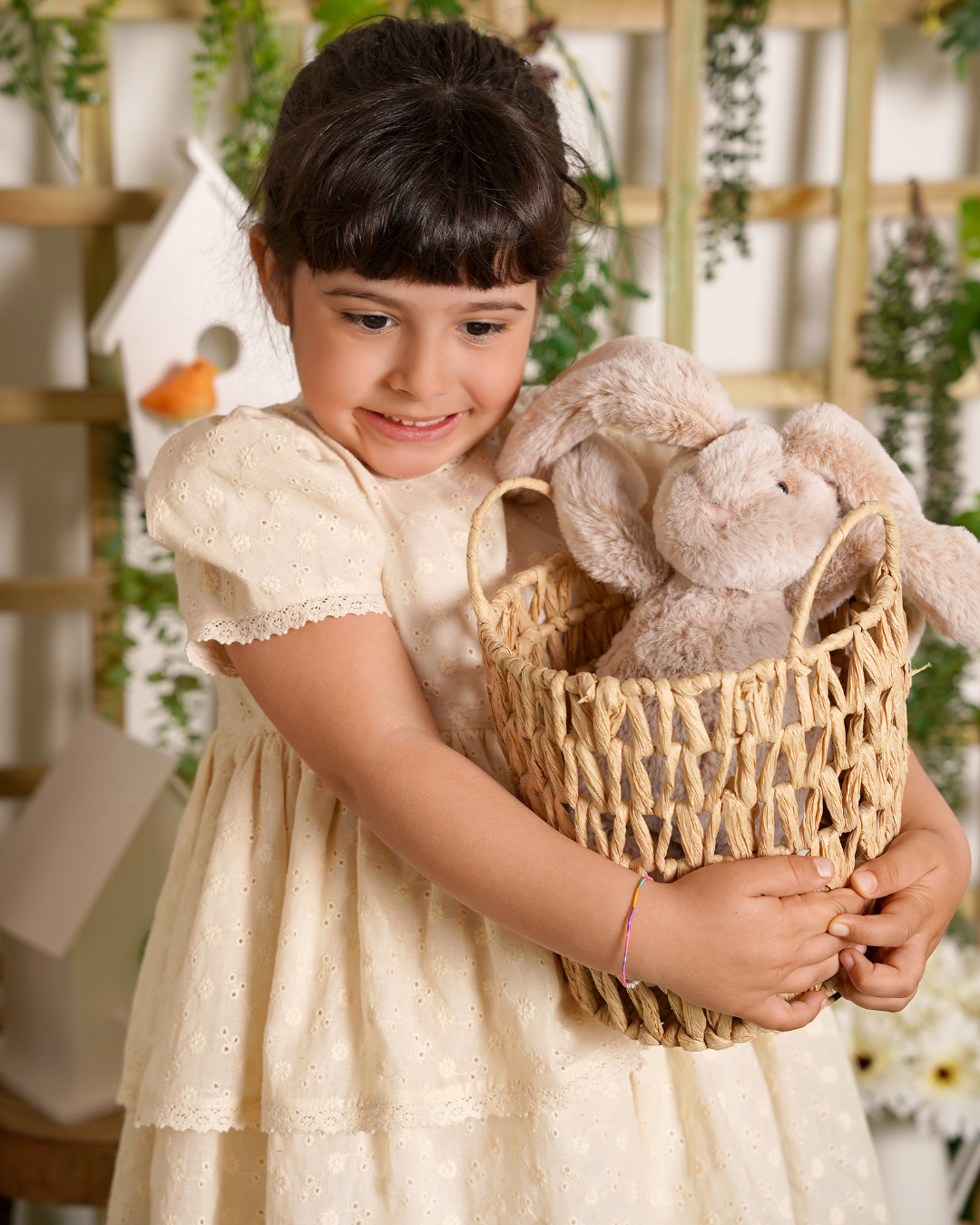 Vestido em bordado inglês creme