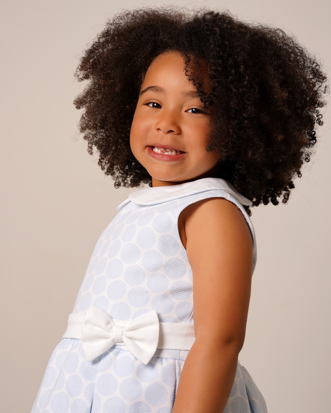 Vestido em piquet com padrão bolas azuis