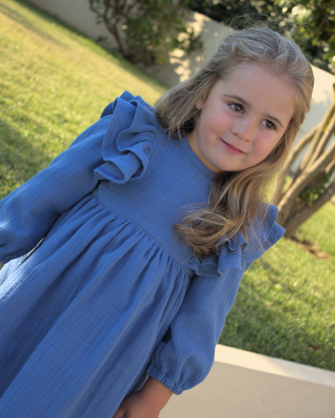 Vestido em musselina com folhos