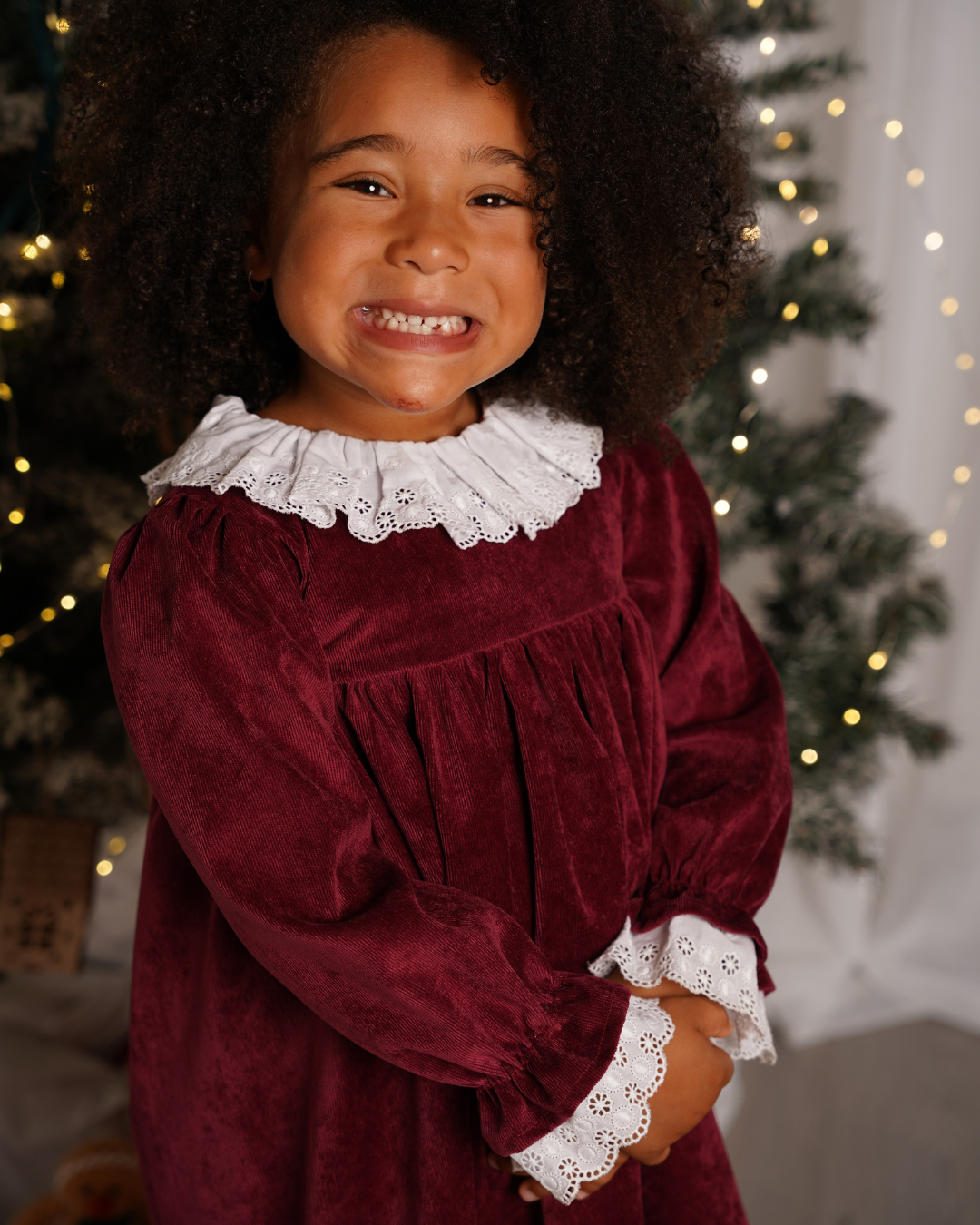 Vestido de bombazine com bordado inglês