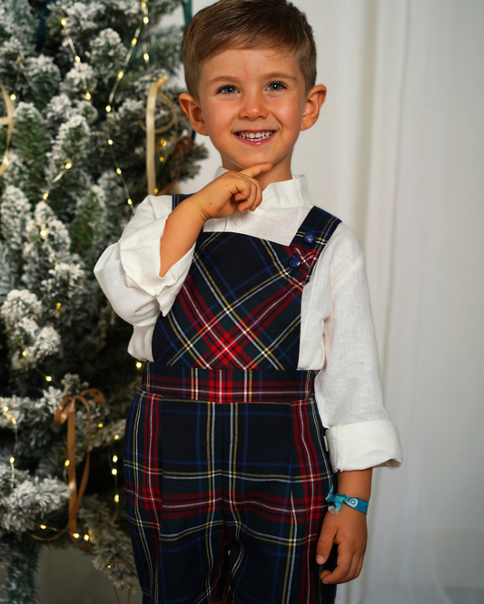 Calções de tartan escocês com alças e peito