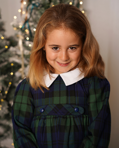 Vestido de tartan escocês com gola branca
