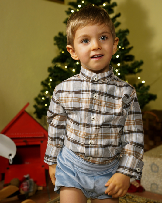 Camisa xadrez com gola à padre