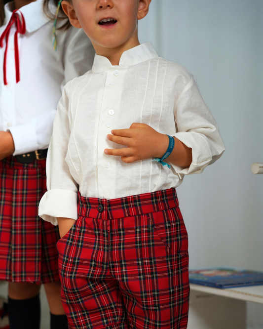 Camisa de linho branco cru com nervuras