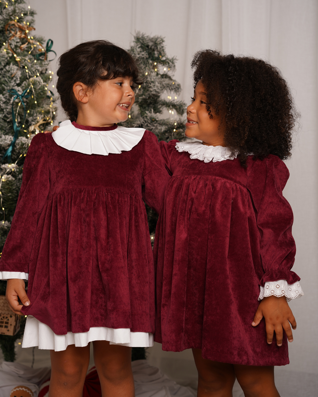 Vestido de bombazine com bordado inglês