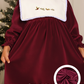 Vestido de veludo com gola bordada amovível