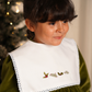 Vestido de veludo com gola bordada amovível