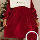 Vestido de veludo com gola bordada amovível